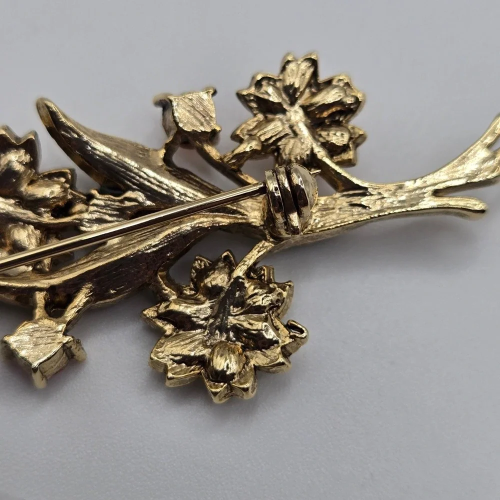 Vtg‎ Floral Brooch Gold Tone Enamel Rhinestone 2.5